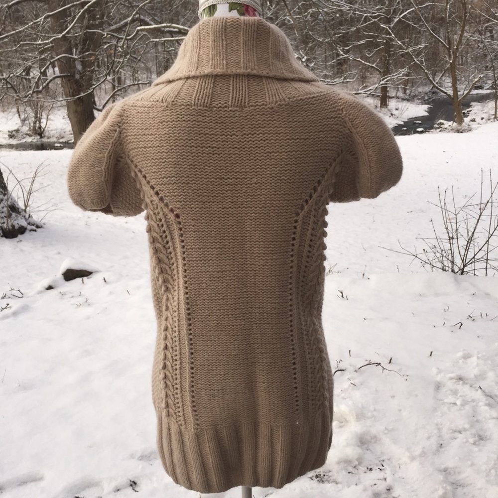 🔻sale🔻H & M Short sleeved long sweater - Picture 2 of 5